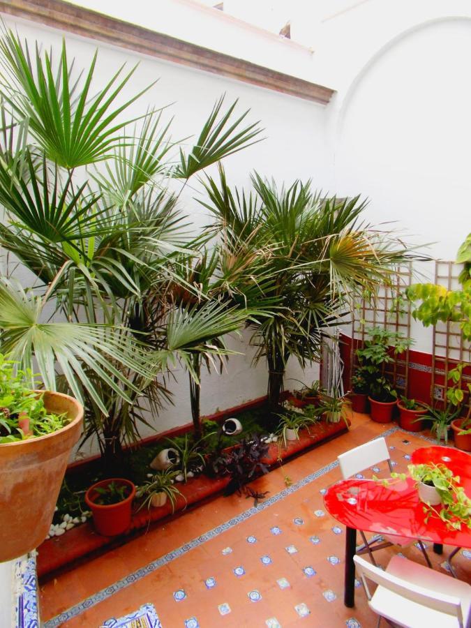 Residencia Viriato Hostel Севиля Екстериор снимка