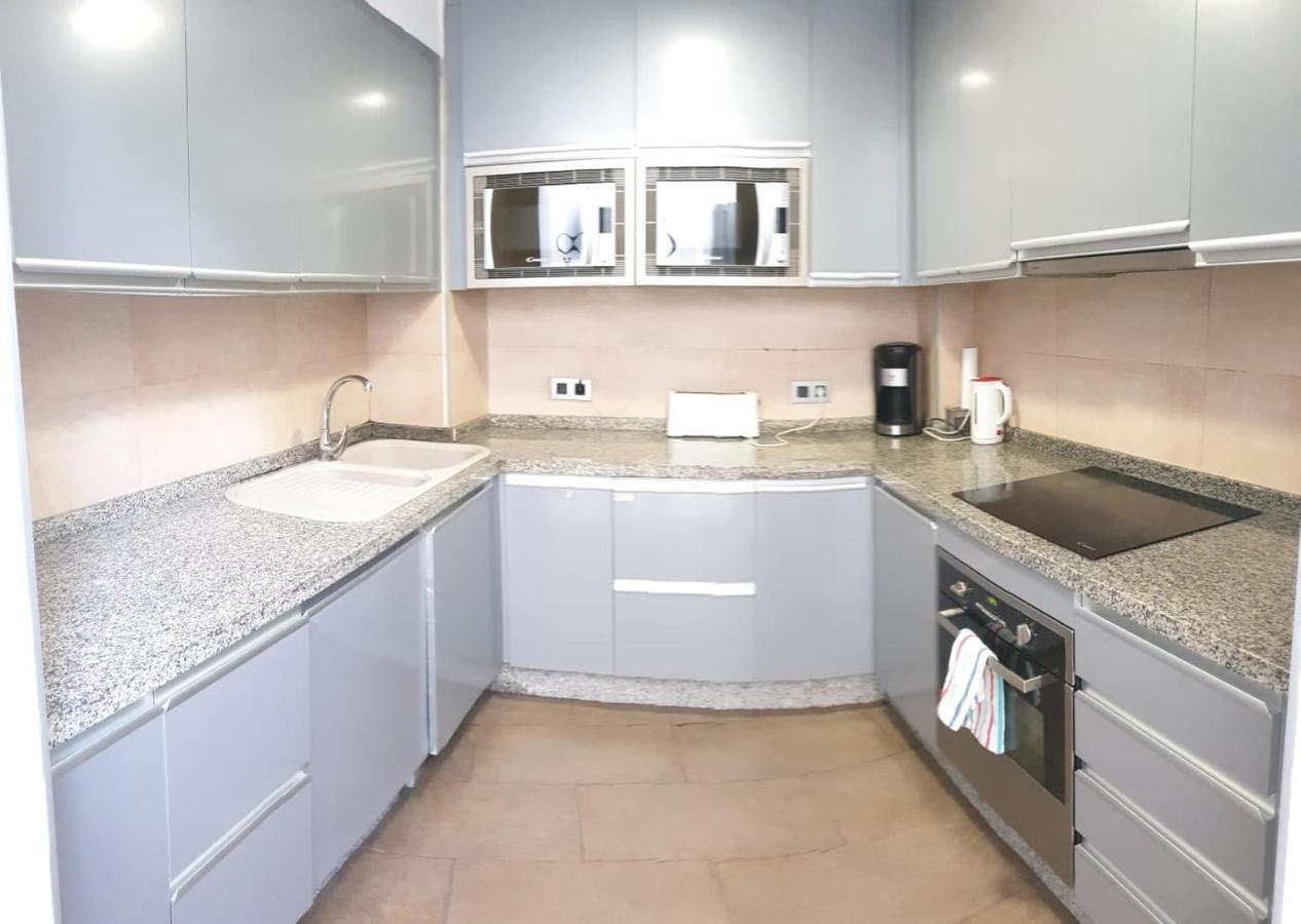 Residencia Viriato Hostel Севиля Екстериор снимка