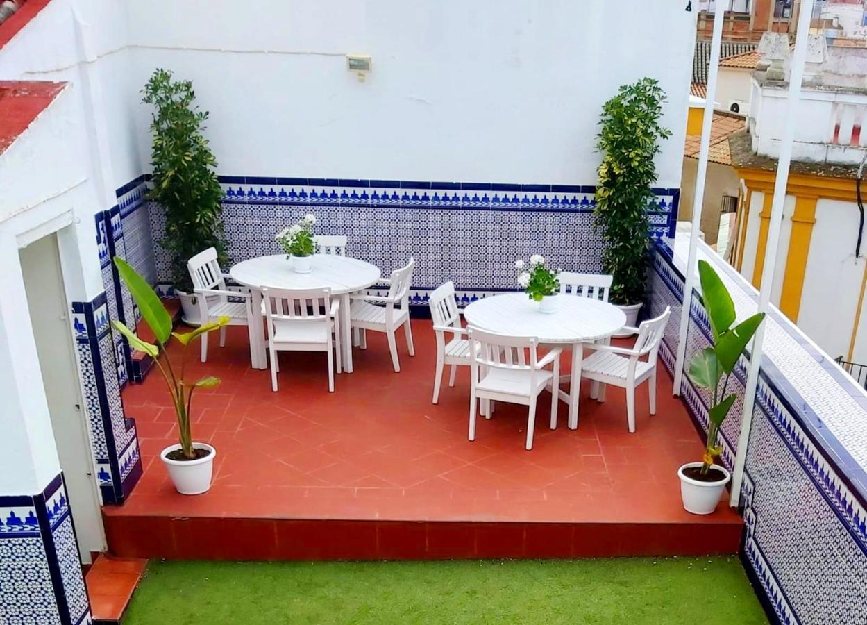Residencia Viriato Hostel Севиля Екстериор снимка