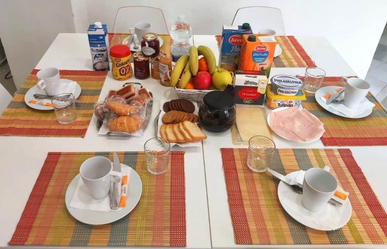 Residencia Viriato Hostel Севиля Екстериор снимка